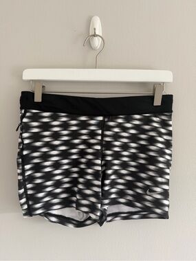 Nike Dri-Fit Black Athletic Compression Shorts Size M